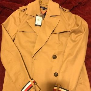 Tommy Hilfiger tan trench coat xs
